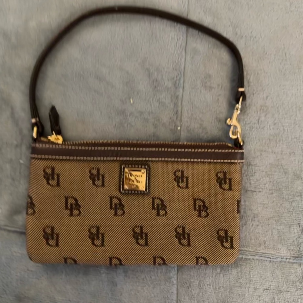 NWOT - Dooney and Bourke small logo canvas wristlet purse